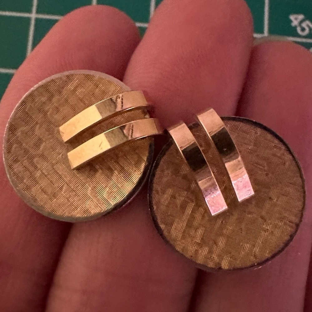 Vintage Gold Tone Cufflinks Textured Oval Amber Stone Accents Classic‎